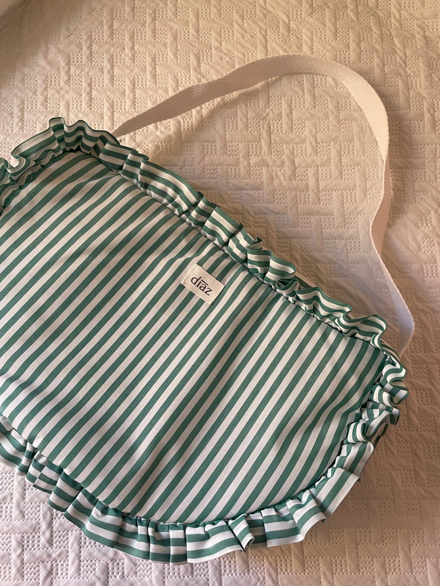 Bolso media luna verde