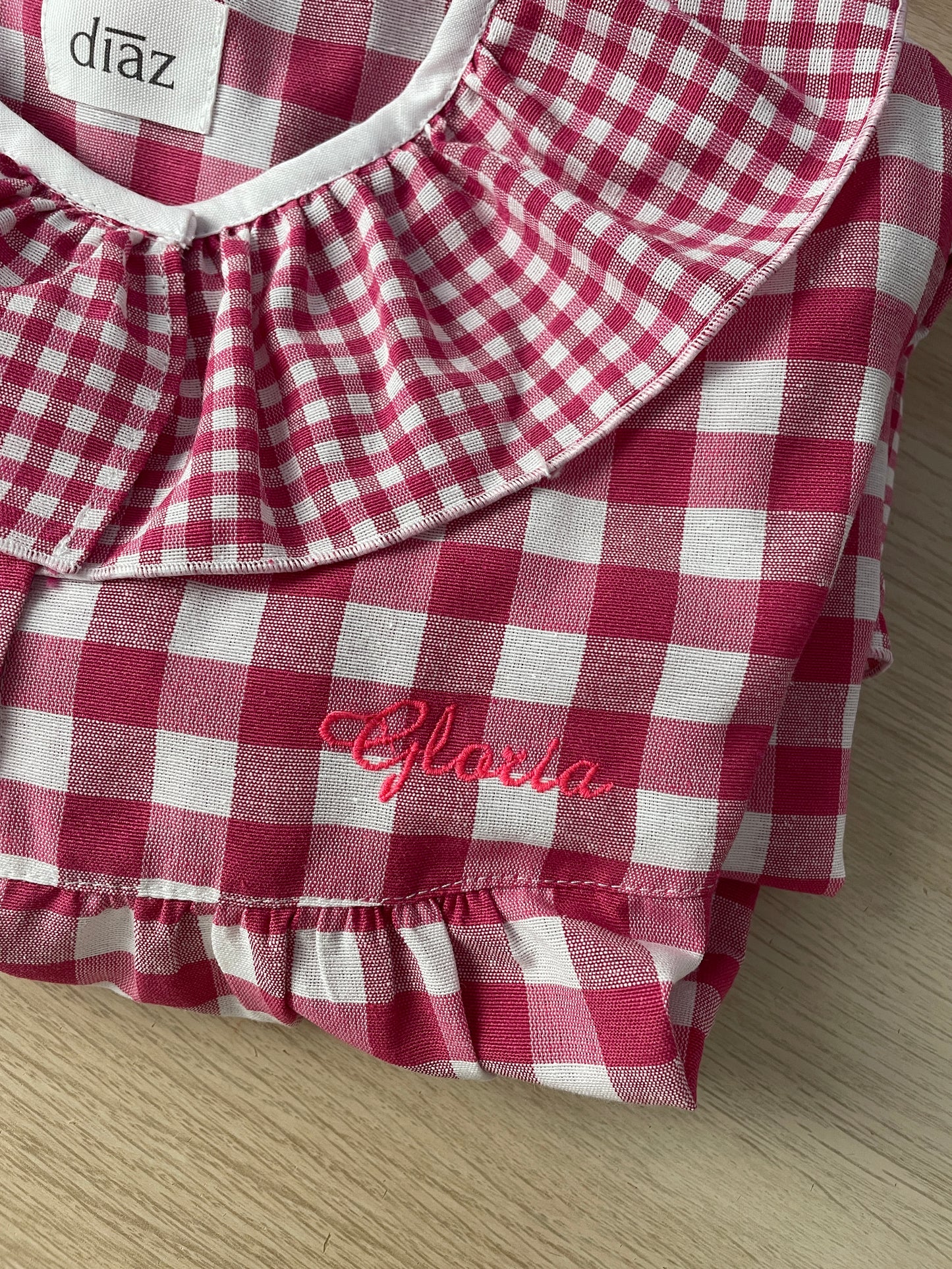 Bata Fresa Cuello