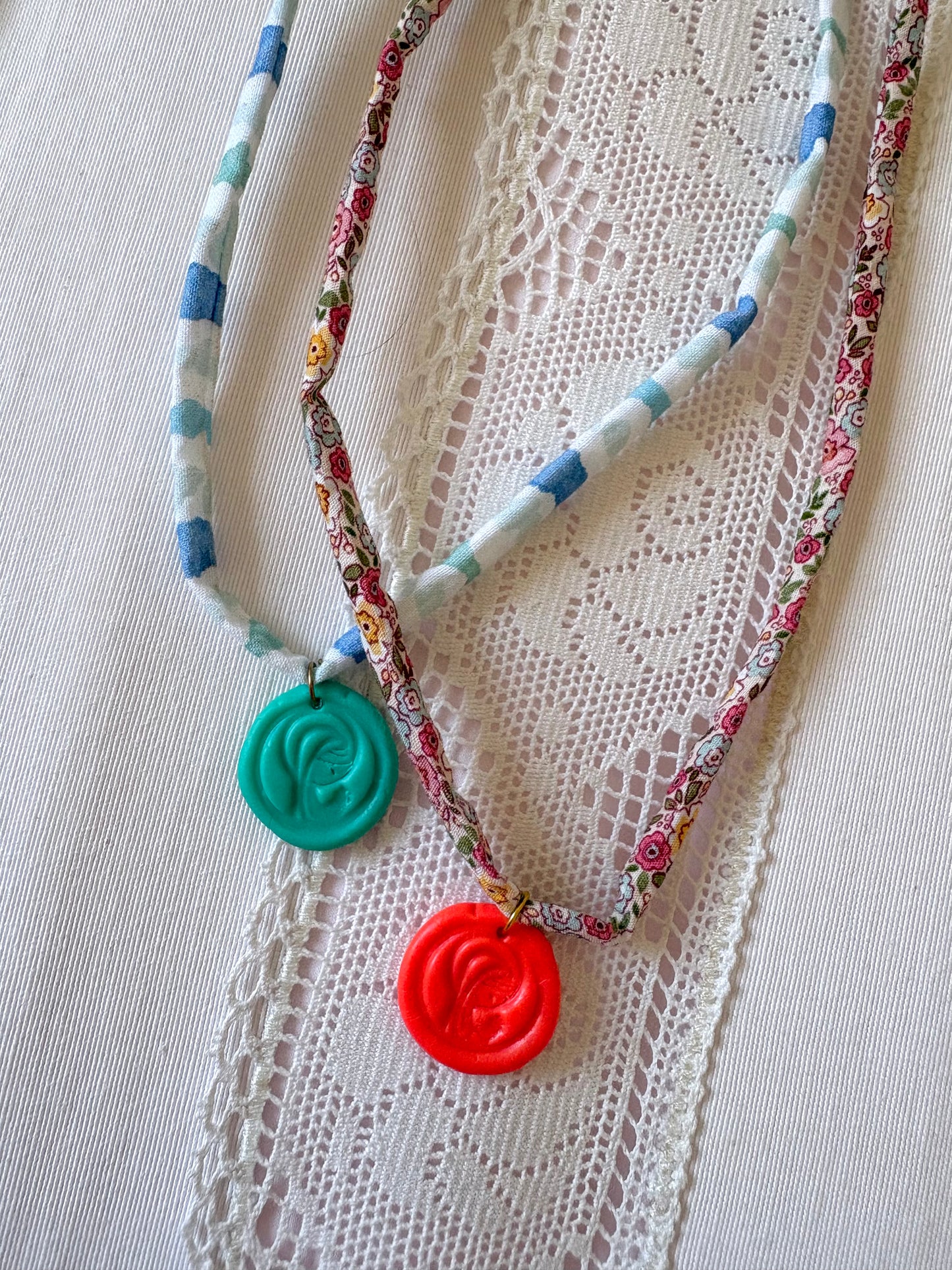 COLLARES VIRGEN NIÑA