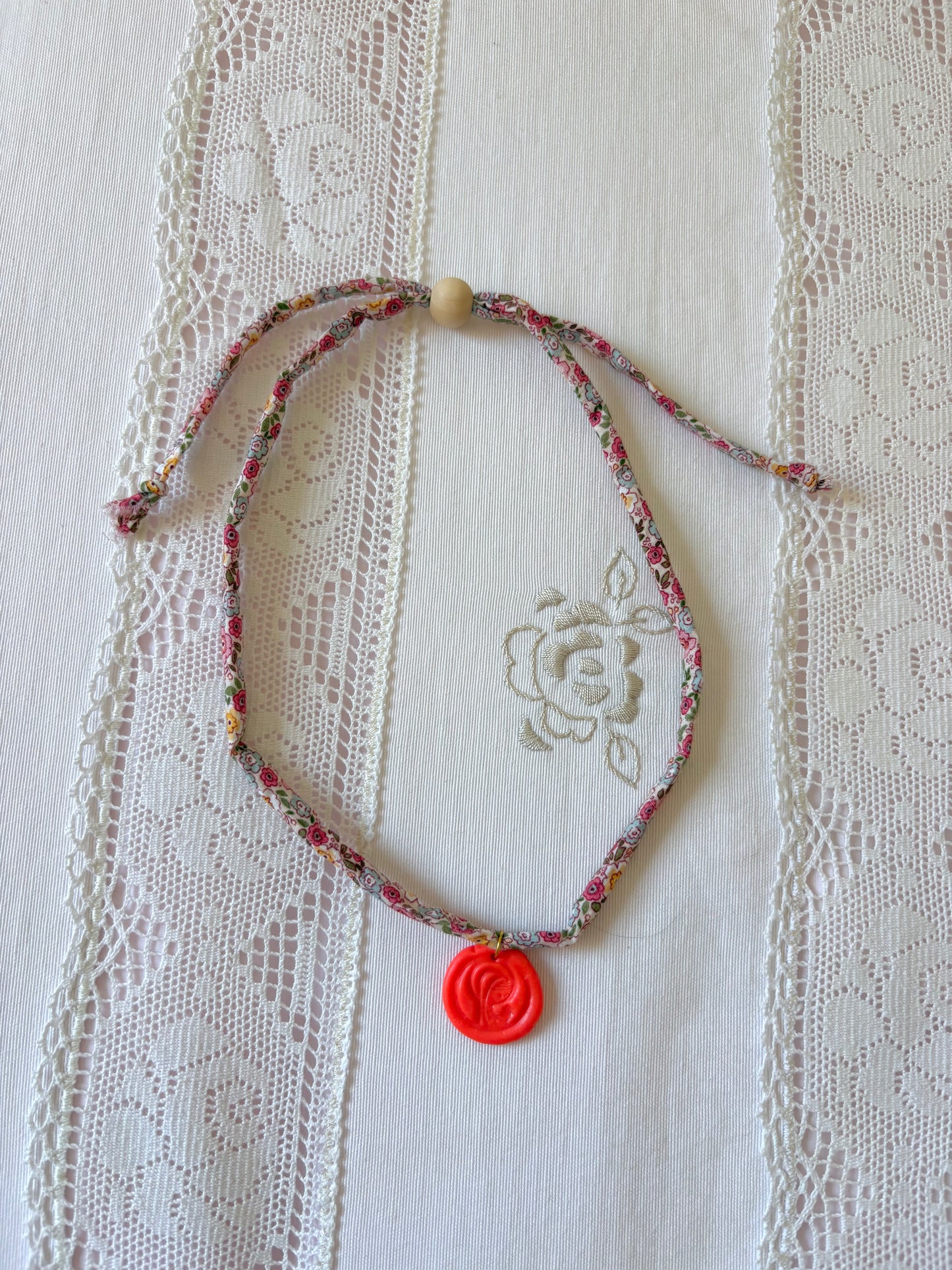 COLLARES VIRGEN NIÑA