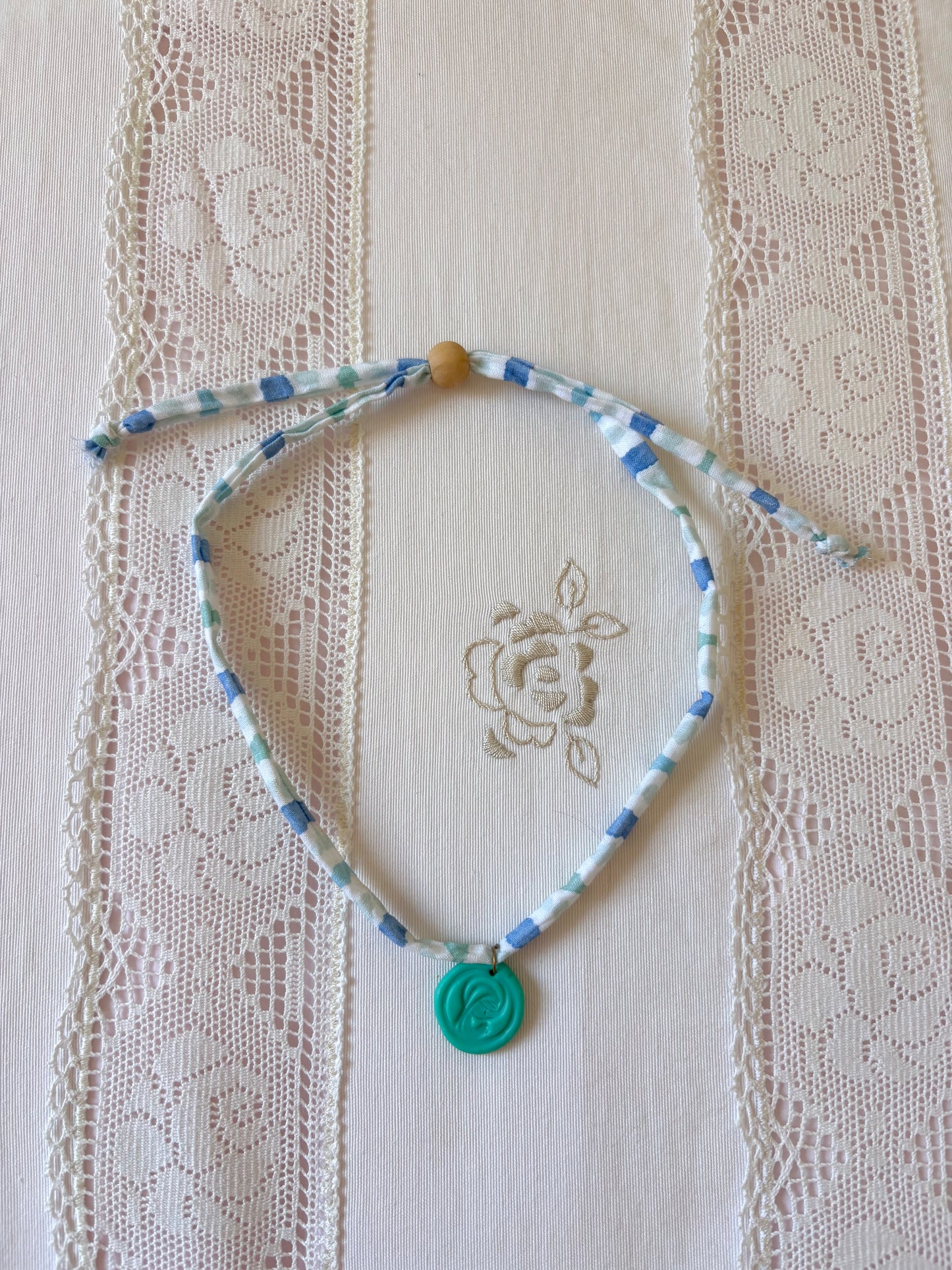 COLLARES VIRGEN NIÑA