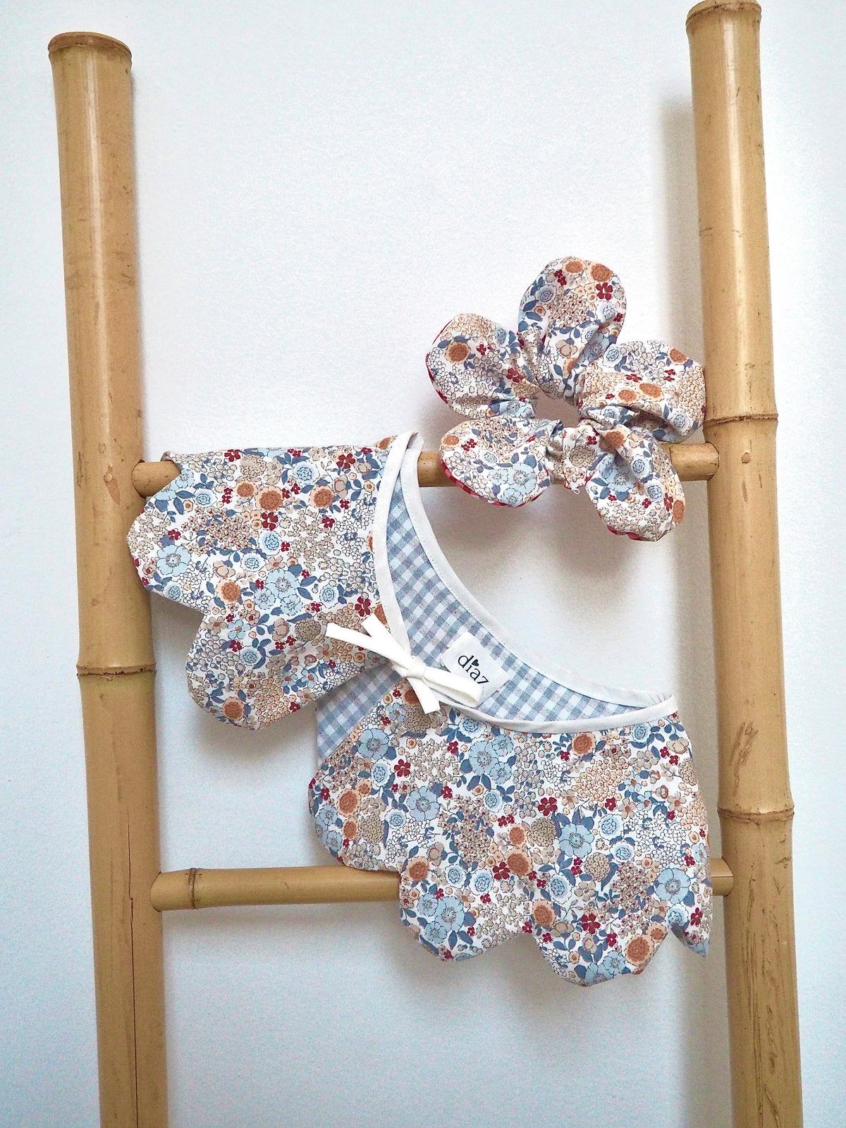 CUELLO CAMELIA